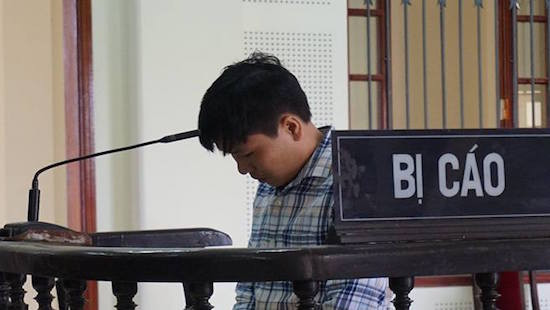 Nghệ An: Lừa đảo gần 900 triệu để xin việc, lĩnh 11 năm tù