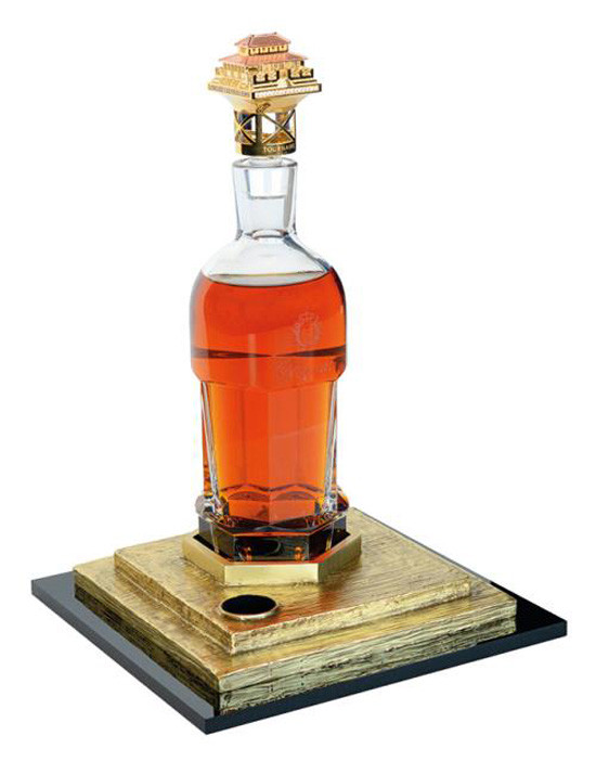 Chai rượu rum đắt nhất thế giới cói giá 100.000 euro