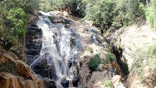 Hướng dẫn viên và du khách nước ngoài tử nạn khi đu dây vượt thác Hang Cọp