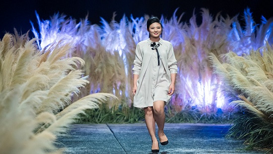 Hoa hậu Ngọc Hân gây ấn tượng khi trình làng BST thời trang mới nhất