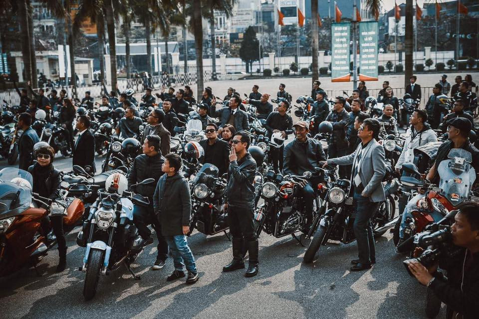 MC Vũ Anh Tuấn cùng 160 biker diễu hành tưởng nhớ Trần Lập