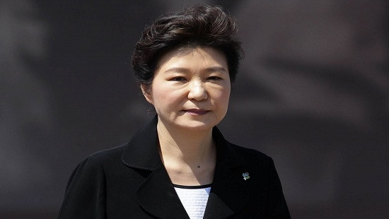 Tổng thống Hàn Quốc Park Geun-hye bị xác định là một nghi phạm tham nhũng