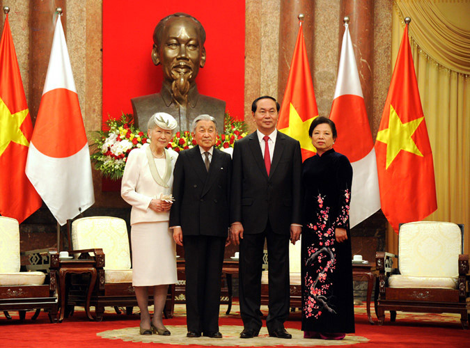 Chủ tịch nước đón và hội kiến với Nhà vua Nhật Bản Akihito