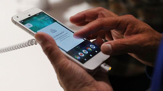 Google chính thức xác nhận smartphone Pixel 2, giá không hề rẻ