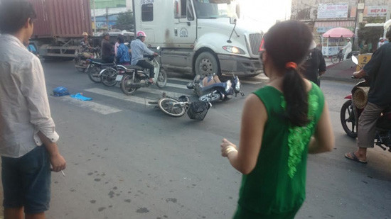 Quảng Nam: Va chạm với xe container, một học sinh bị trọng thương