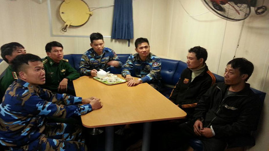 Nghệ An: Cứu hộ kịp thời tàu cá ngư dân gặp nạn trên biển