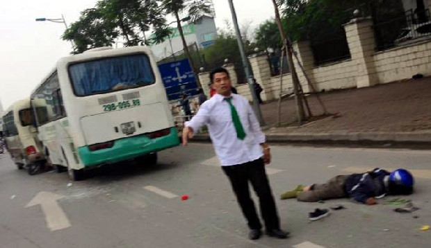 Hà Nội: Xe đưa tang gây tai nạn liên hoàn, một người tử vong