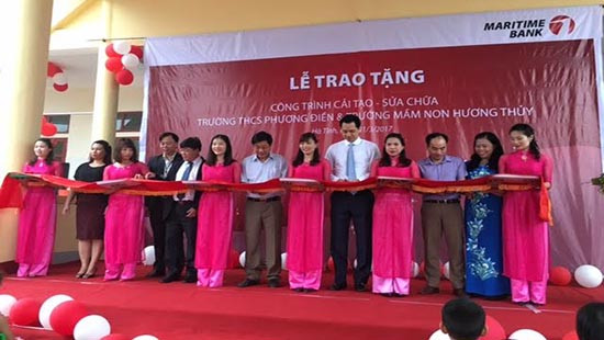 Maritime Bank bàn giao trường học và xe cứu thương cho bà con vùng lũ Hà Tĩnh