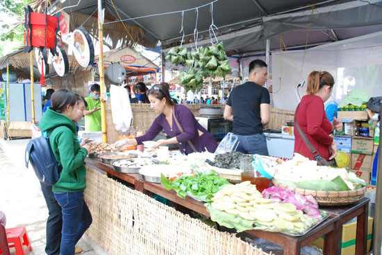 Cần Thơ: Lễ hội Bánh dân gian Nam Bộ chính thức khai mạc