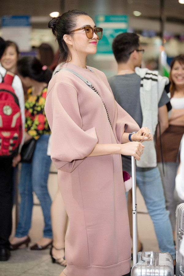 Á hậu Lệ Hằng mang áo dài sang Nhật giao lưu văn hóa