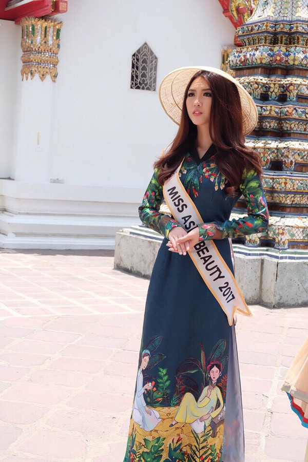 Người đẹp Việt diện áo dài, khoe dáng bên ngôi chùa cổ nhất Thái Lan