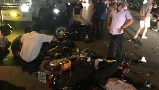 Hải Phòng: Hai xe máy va chạm kinh hoàng, ít nhất 2 người tử vong