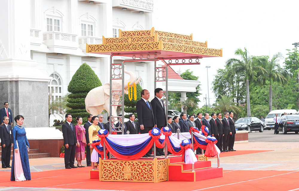 Những hoạt động nổi bật của Thủ tướng Nguyễn Xuân Phúc tại Lào