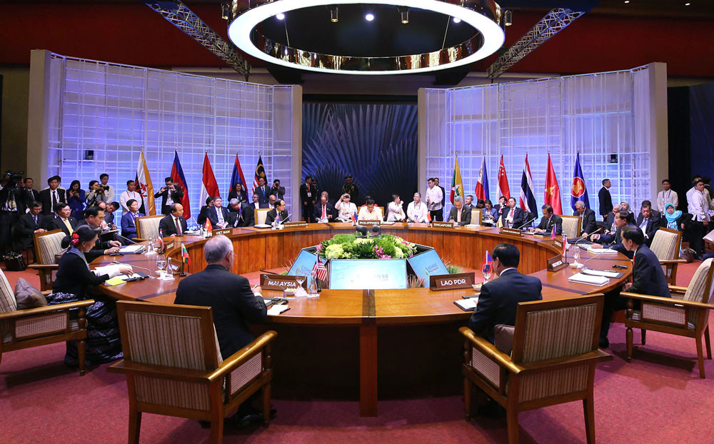 Thủ tướng kết thúc chuyến tham dự Hội nghị cấp cao ASEAN lần thứ 30
