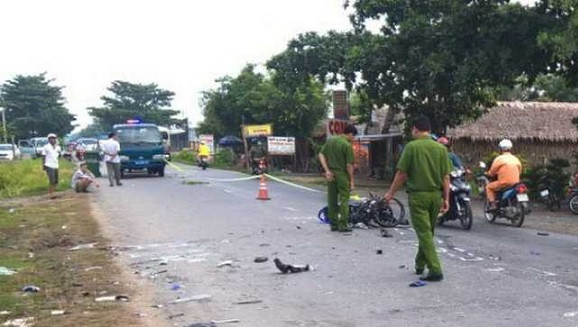 Đồng Tháp: Tai nạn xe máy, bốn thanh niên tử vong