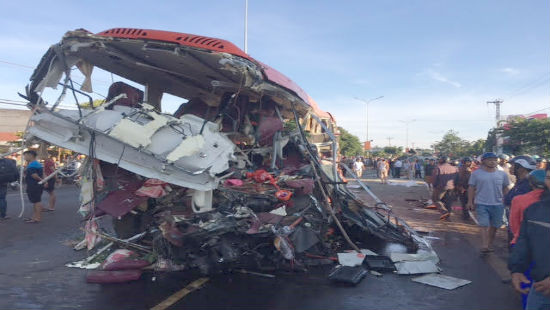 Gia Lai: Tai nạn giao thông thảm khốc, ít nhất 10 người tử vong