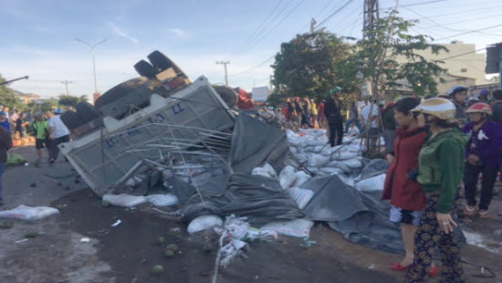 Gia Lai: Tai nạn giao thông thảm khốc, ít nhất 10 người tử vong