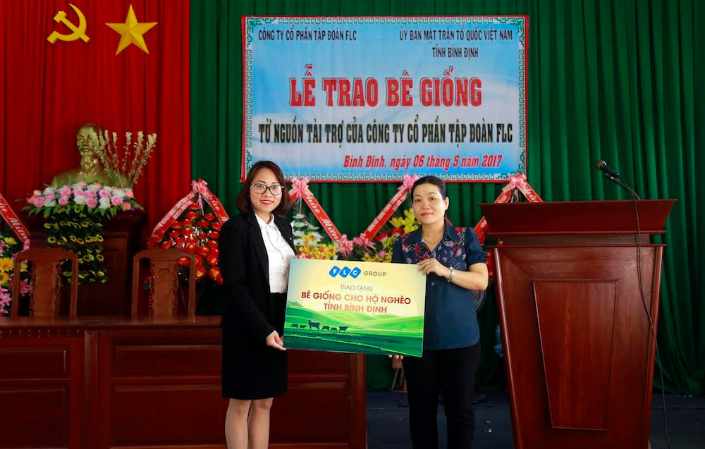 Tập đoàn FLC trao bê giống cho 6 huyện Bình Định