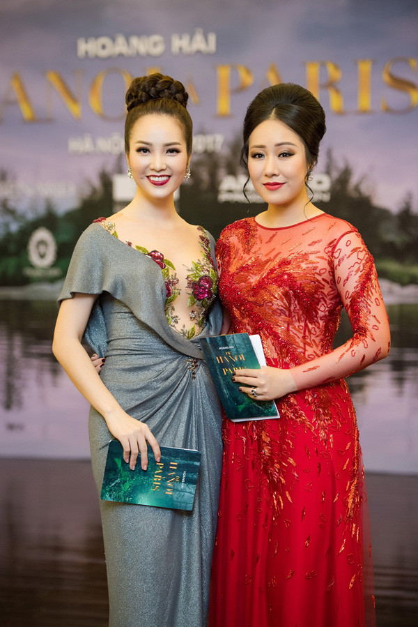 Mỹ nhân Việt “sắc nước hương trời” đi xem show của Hoàng Hải