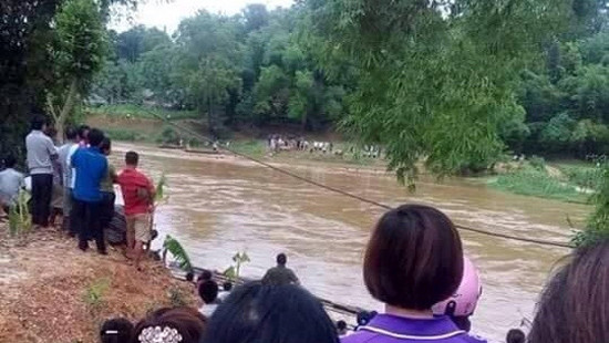 Tuyên Quang: Một học sinh trên đường đi học bị lật thuyền mất tích 