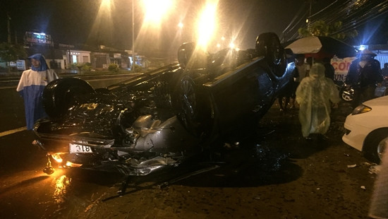 Gia Lai: Xe máy va chạm với ô tô, nữ sinh tử vong tại chỗ