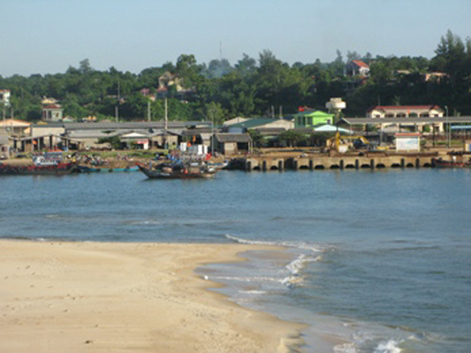 Cảng cá Cửa Tùng, Quảng Trị bị bồi lấp nghiêm trọng 