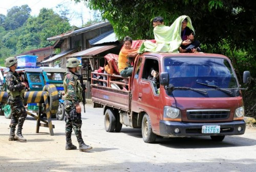 Tổng thống Philippines gấp rút về nước vì 500 tay súng IS tràn vào chiếm thành phố 