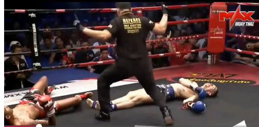 Hai võ sĩ Muay Thai trúng đòn knock-out của nhau cùng lúc