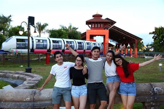 Chỉ 150 ngàn đồng, sinh viên được chơi thả ga tại Sun World Danang Wonders (Asia Park)