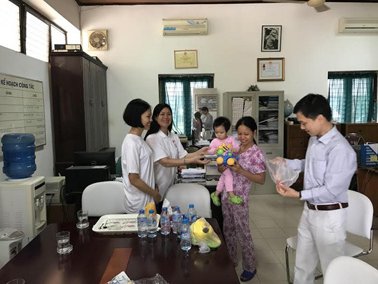 Vui Tết thiếu nhi ở làng trẻ SOS Hà Nội
