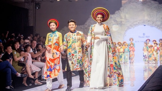 Trương Thị May catwalk xuất thần, làm vedette cho show từ thiện của Thuận Việt