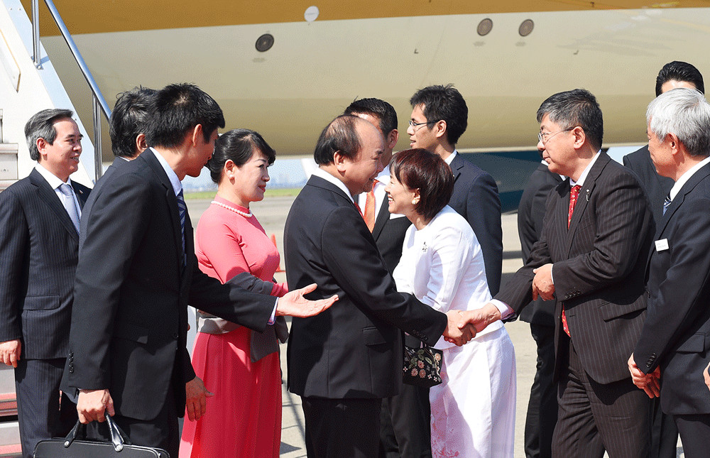 Thủ tướng Nguyễn Xuân Phúc tới Tokyo, bắt đầu những hoạt động đầu tiên tại Nhật Bản