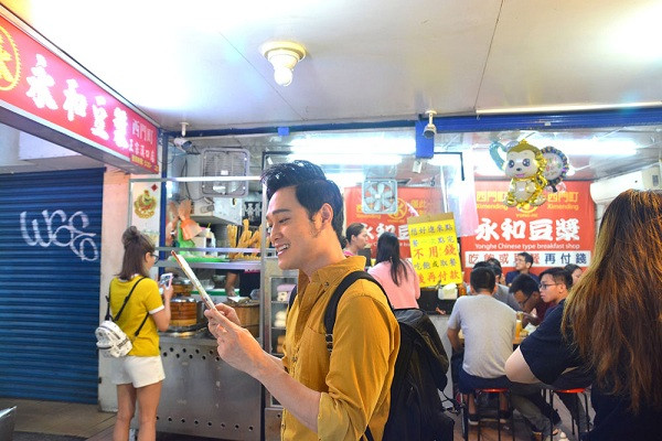 Quang Vinh khám phá “thiên đường” mua sắm ở Đài Bắc