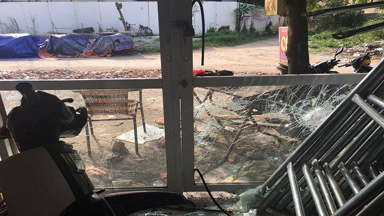 Hà Nội: Điều tra nhóm côn đồ đập phá nhà dân lúc nửa đêm