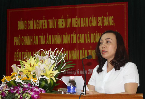 Phó Chánh án TANDTC Nguyễn Thúy Hiền làm việc với lãnh đạo TAND tỉnh Thanh Hóa