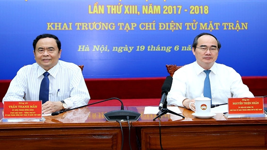 Chủ tịch Nguyễn Thiện Nhân dự lễ ra mắt Tạp chí điện tử Mặt trận