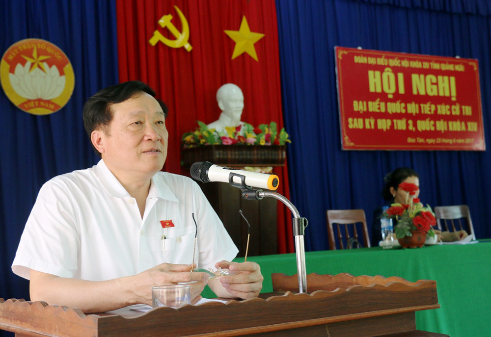 Chánh án TANDTC Nguyễn Hòa Bình tiếp xúc cử tri tại Quảng Ngãi 
