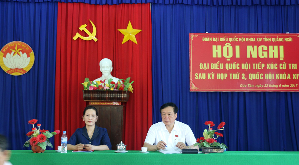 Chánh án TANDTC Nguyễn Hòa Bình tiếp xúc cử tri tại Quảng Ngãi 