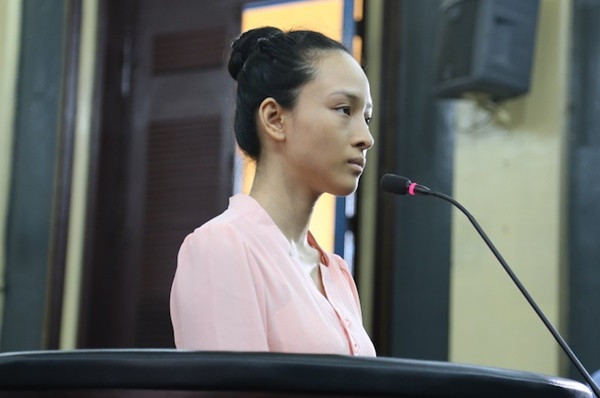 Trương Hồ Phương Nga tiếp tục im lặng trong ngày xét xử thứ 2