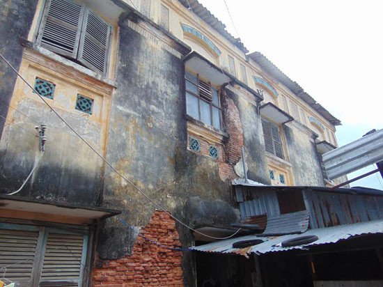 Bạc Liêu: Di dời các hộ dân trước nguy cơ sụp đổ nhà cổ