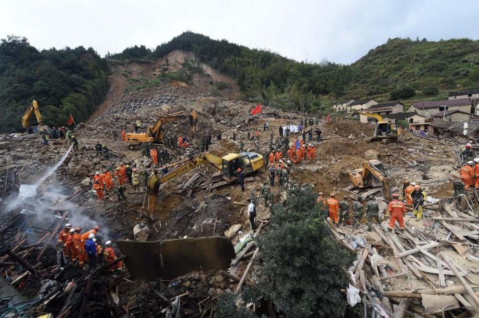 Sạt lở núi ở Trung Quốc: Hy vọng sống sót của 93 người mất tích rất mong manh 
