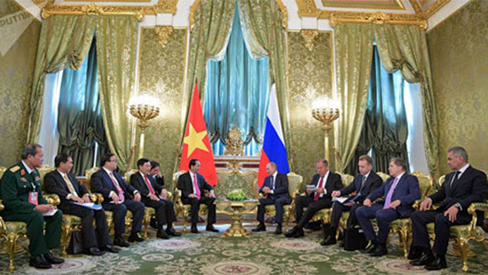 Chủ tịch nước hội đàm với Tổng thống Putin; hội kiến Thủ tướng Dmitry Medvedev
