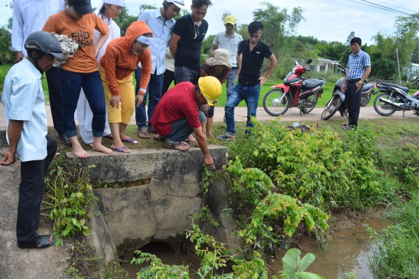 Quảng Nam: Tá hoả phát hiện nam thanh niên chết dưới cống