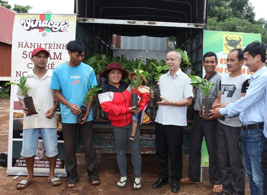 Viên gạch đầu tiên trên hành trình hỗ trợ người nông dân trồng cà phê Buôn Ma Thuột