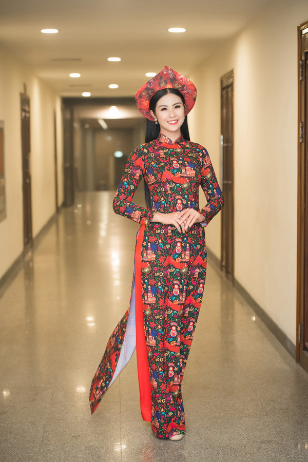 Không váy áo sexy, Hoa hậu Ngọc Hân trung thành với áo dài truyền thống