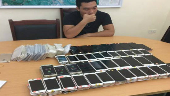 Quảng Ninh: Bắt lô điện thoại nhập lậu trị giá 1 tỷ đồng
