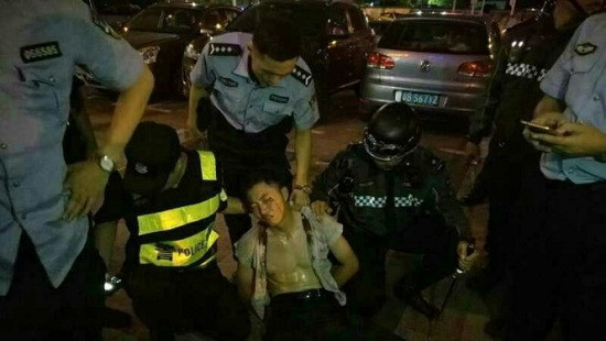 Trung Quốc: Người đàn ông điên cuồng cầm dao tấn công hàng loạt người trong siêu thị