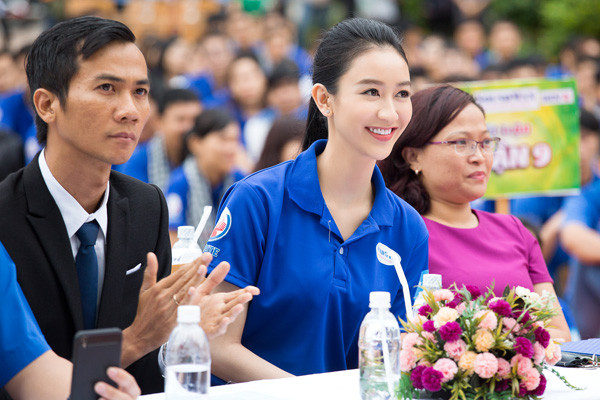Á hậu Hà Thu làm đại sứ chiến dịch “Mùa hè xanh 2017”