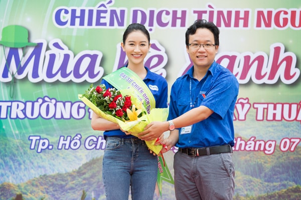 Á hậu Hà Thu làm đại sứ chiến dịch “Mùa hè xanh 2017”