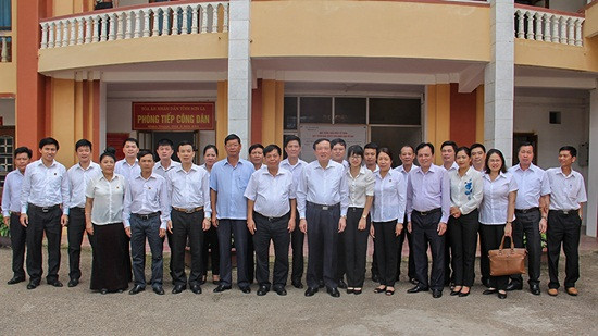 Chánh án TANDTC Nguyễn Hòa Bình làm việc tại tỉnh Sơn La